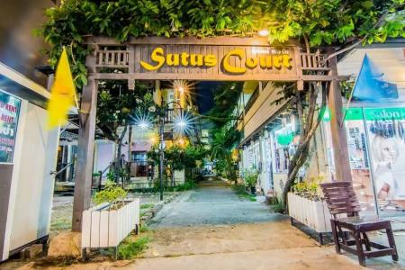 Sutus Court 1 - 52