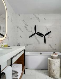 DoubleTree by Hilton Dallas - Love Field - 24