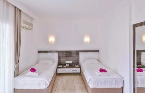 Linda Beach Class - 86