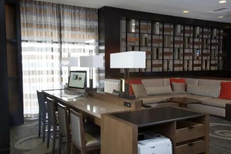 Hilton Kansas City Airport - 20