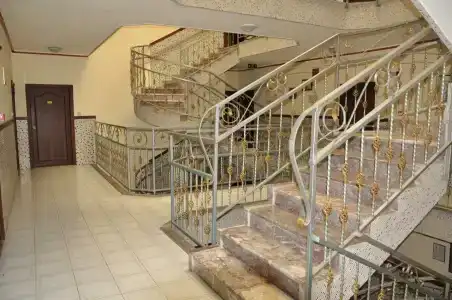 Lavinia Apart & - 85