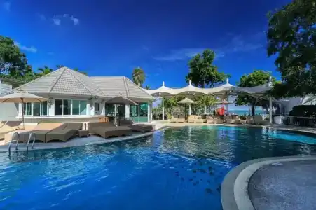 Pattaya Discovery Beach - SHA Extra Plus - 1