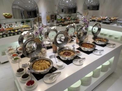 Hawthorn Suites by Wyndham Abu Dhabi City Center - 4