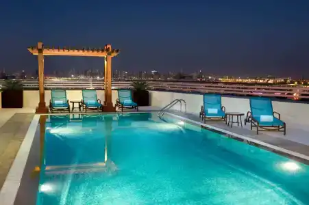 Hilton Garden Inn Dubai Al Muraqabat - Deira - 4