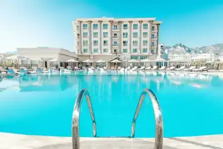 LES AMBASSADEURS Ultra Luxury Beachfront Resort & Maldives Villas & Casino & Yacht Marina