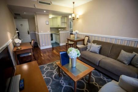 Queen's Court & Residence - 70