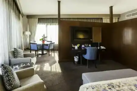 Howard Johnson Bur Dubai - 75