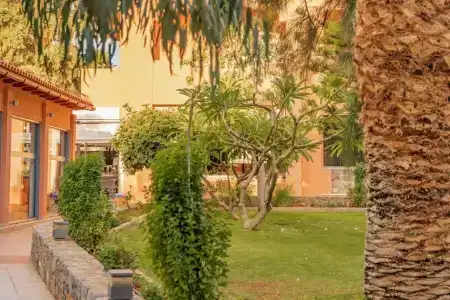 High Beach Resort - 13