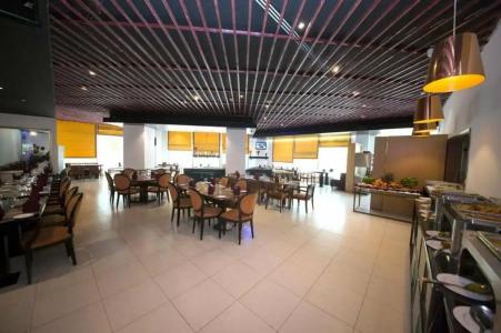 City Seasons Suites - 43