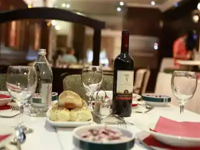 Queen's Astoria Design - 50