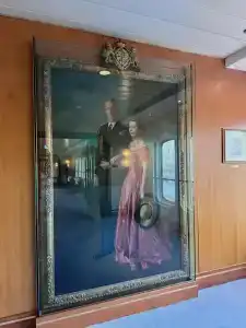 Queen Elizabeth 2 - 80