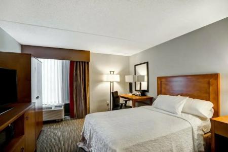 Hampton Inn Norfolk-Naval Base - 44