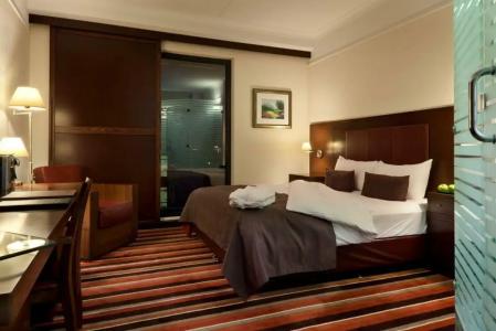 Best Western Plus La Corniche - 59