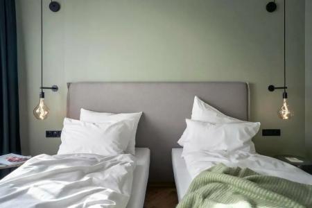 Gekko House Frankfurt, a Tribute Portfolio - 12