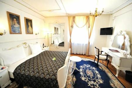 Queen's Astoria Design - 97