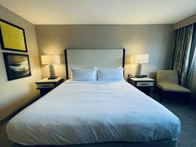 DoubleTree by Hilton Fresno Convention Center - 10