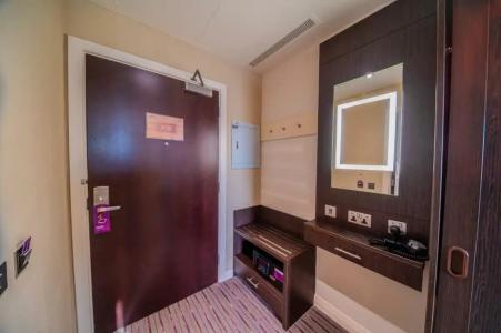 Premier Inn Dubai Al Jaddaf - 14