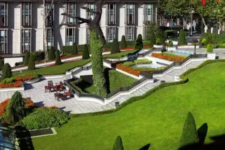 Four Seasons Istanbul at the Bosphorus - 1