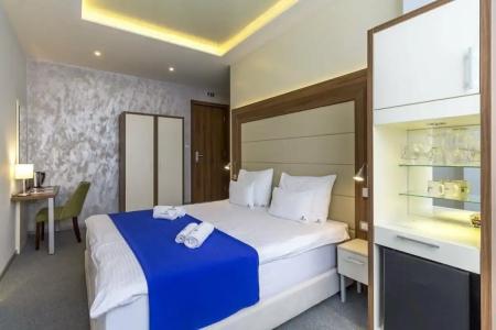 Privilege Suites by Central Park - 73