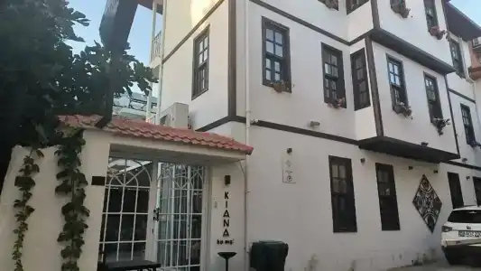 KIANA KALEİÇİ - 26