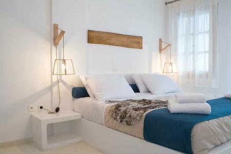 Santorini Crystal Blue Boutique - 2