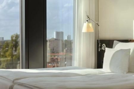 Empire Riverside - 81