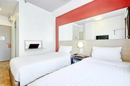 Red Planet Bangkok Asoke - SHA Extra Plus - 52