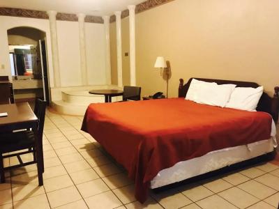 Texas Inn Downtown McAllen - 9