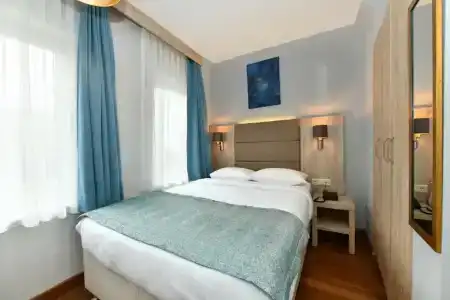 Andi - 9