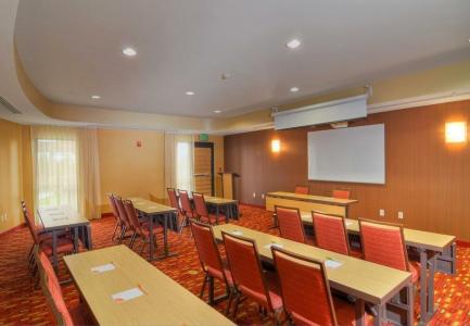 Courtyard Medford Airport - 57