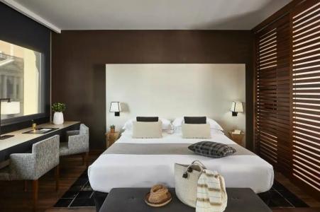 Grand Central, Small Luxurys - 53