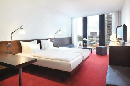 Empire Riverside - 79