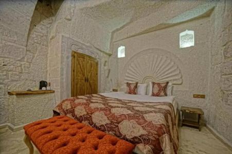 Risus Cave Suites - 27