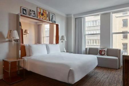 Mondrian Park Avenue - 3