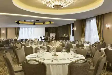 Ramada by Wyndham Gemli̇k - 40