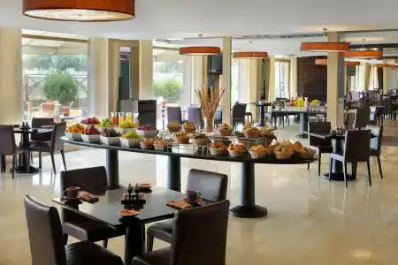 Dubai Marriott Harbour And Suites - 16