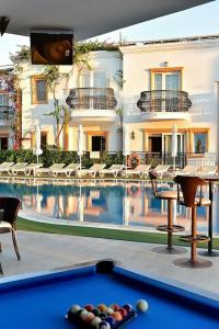 Tropicana Beach - 30