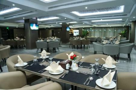 Arman Juffair Mall - 82