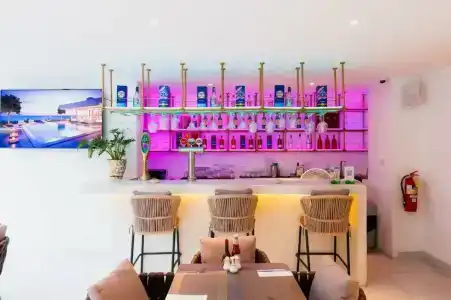 The One Bay Breeze - 14