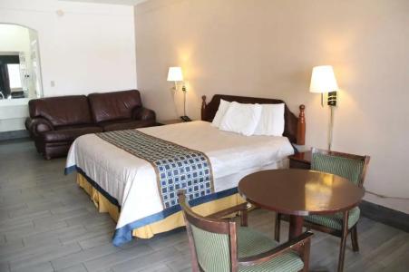 Texas Inn Downtown McAllen - 34