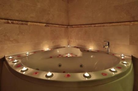 Shoestring Cave House - 46