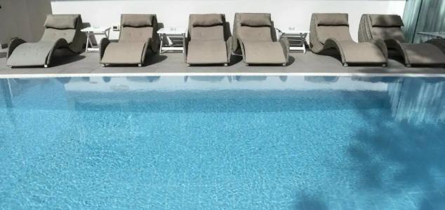 Club House - 43