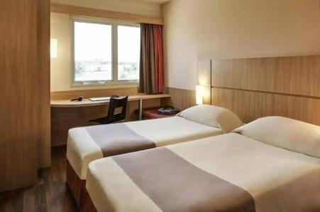 Ibis Sofia Airport - 60