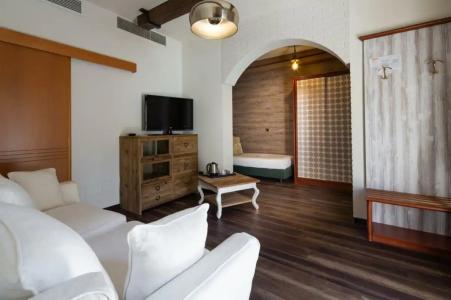 Best Western Maison B - 82