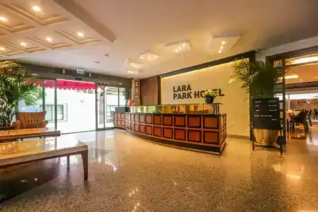 Lara Park - 38
