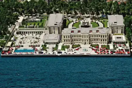 Four Seasons Istanbul at the Bosphorus - 2