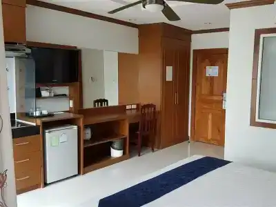 Green Harbor & Service Apartment - 46