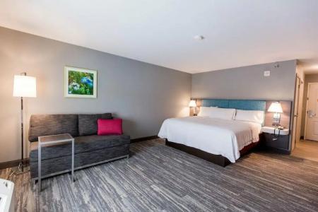 Hampton Inn Bismarck - 58