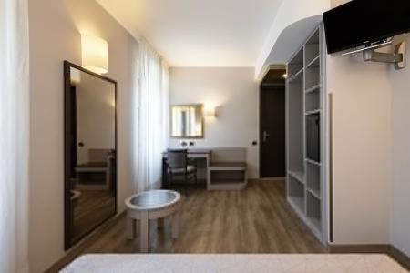 Mokinbas Baviera - 79