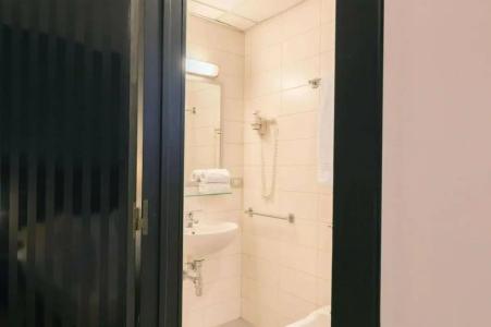 Executive Business - 81